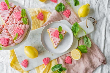 Sitronkladdkake med pisket Zoo-pannacotta